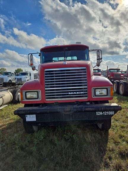 2012 Mack CHU613 showing 30,190 mi, 11,155 hrs- runs