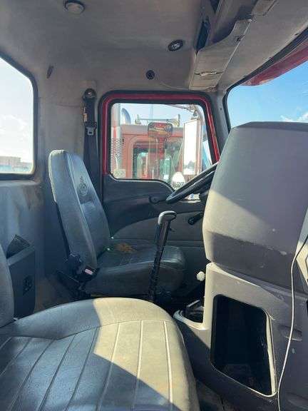 2008 Mack CHU613 showing 61,140 mi, 9,011 hrs- runs