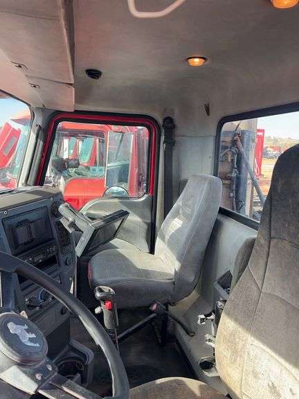 2008 Mack CHU613 showing 52,438 mi, 10,237 hrs - runs