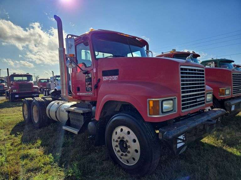 2013 Mack CHU613 showing 119,268 mi, 8,805 hrs- runs