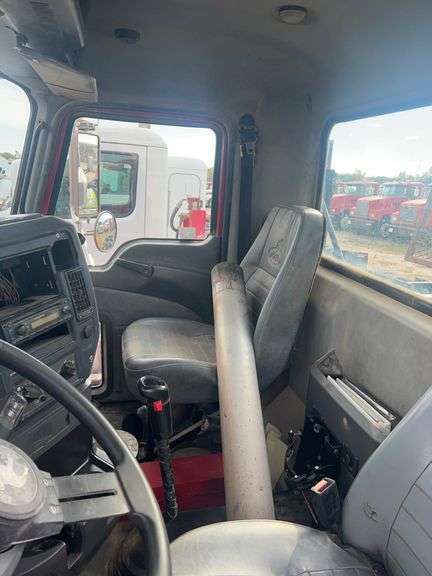 2012 Mack CHU613 showing 88,859 mi, 12,352 hrs - doesn't run