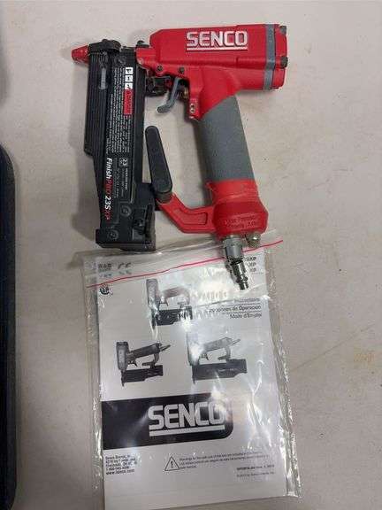 Senco finish pro 23SXP nailer w/ case - works