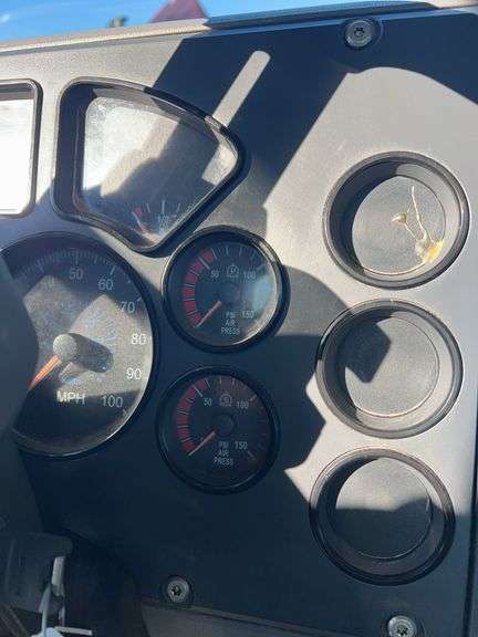 2008 Mack CHU613 showing 55,705 mi, 14,199 hrs- runs