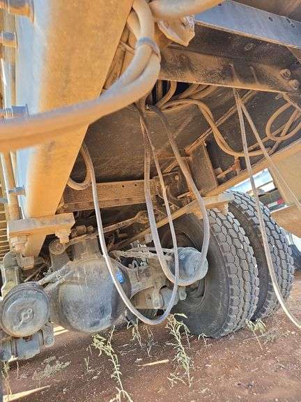 2018 Peterbilt PB348 showing 43,073 mi, 6,155 hrs - runs