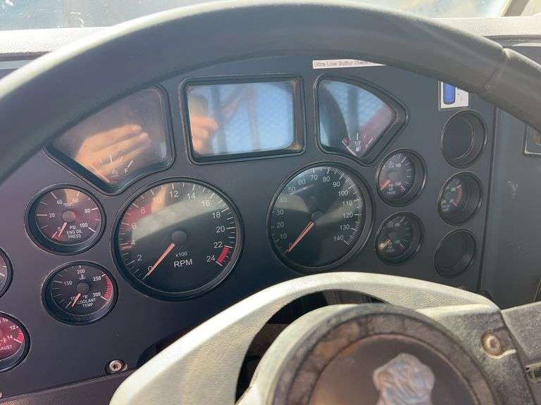 2012 Mack CHU613 showing 43,299 mi, 12,171 hrs - runs