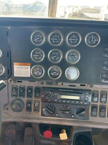 2012 Peterbilt 388 showing 48,817 mi, 9,224 hrs - runs