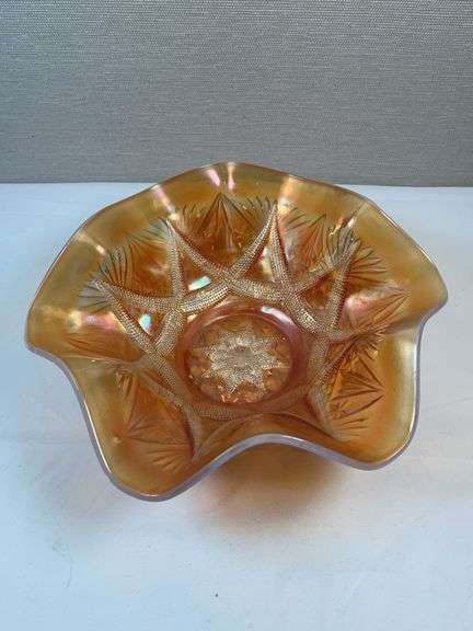 DUGAN CARNIVAL GLASS BOWL "Ski Star" in Peach Opalescent