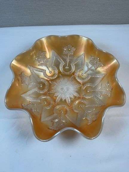 MARIGOLD CARNIVAL GLASS DAISY AND PLUME