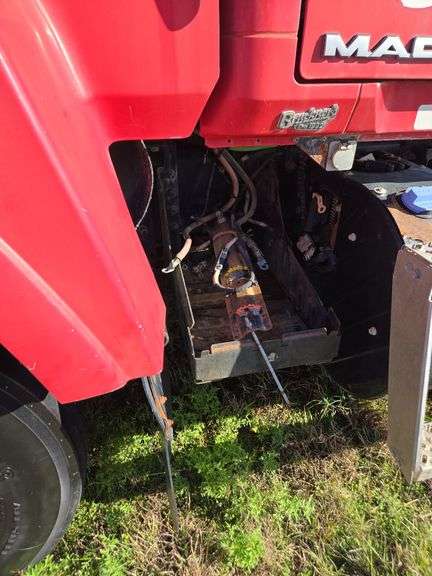 2011 Mack CHU613 showing 41,538 mi, 8,229 hrs- doesn't run