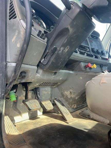 2018 Kenworth T880 showing 26,719 mi, hrs unknown - doesn't run