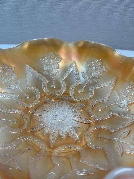 MARIGOLD CARNIVAL GLASS DAISY AND PLUME