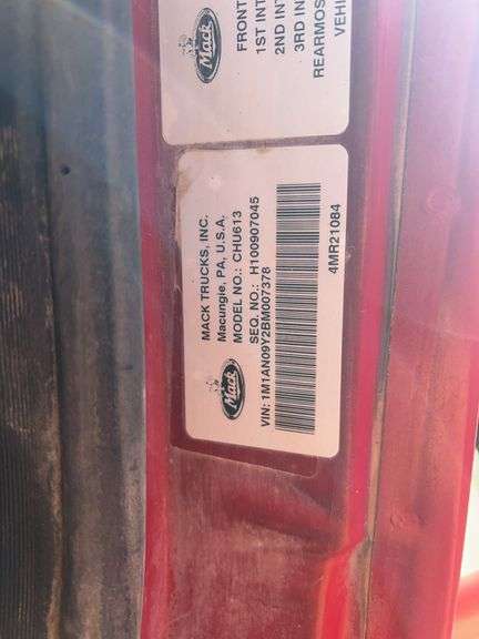 2011 Mack CHU613 showing 39,348 mi, 16,109 hrs- runs