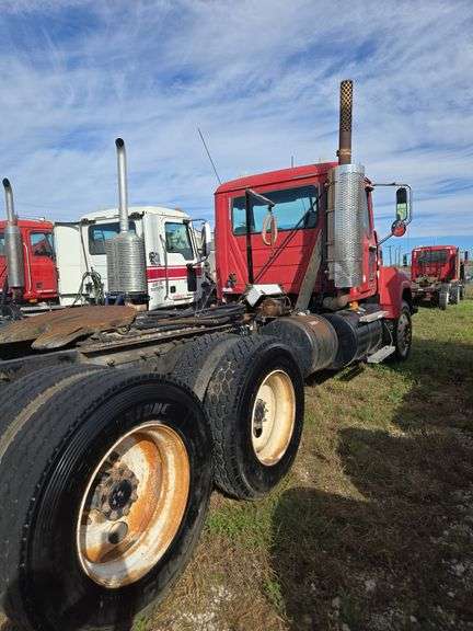 2008 Mack CHU613 showing 63,696 mi, 14,524 hrs - doesn't run