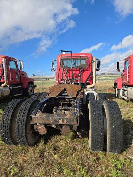 2012 Mack CHU613 showing 30,190 mi, 11,155 hrs- runs