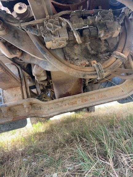 2011 Mack CHU613 showing 38,136 mi, hrs unknown- doesn't run