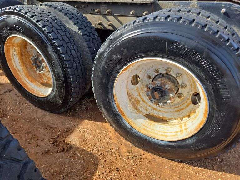 2012 Mack CHU613 showing 30,835 mi, 15,715 hrs - runs