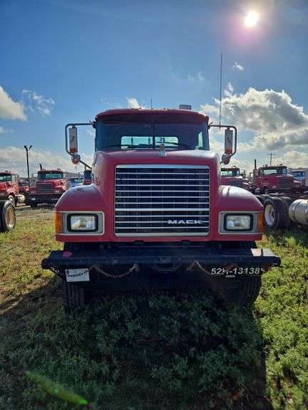 2013 Mack CHU613 miles & hrs unknown- doesn't run