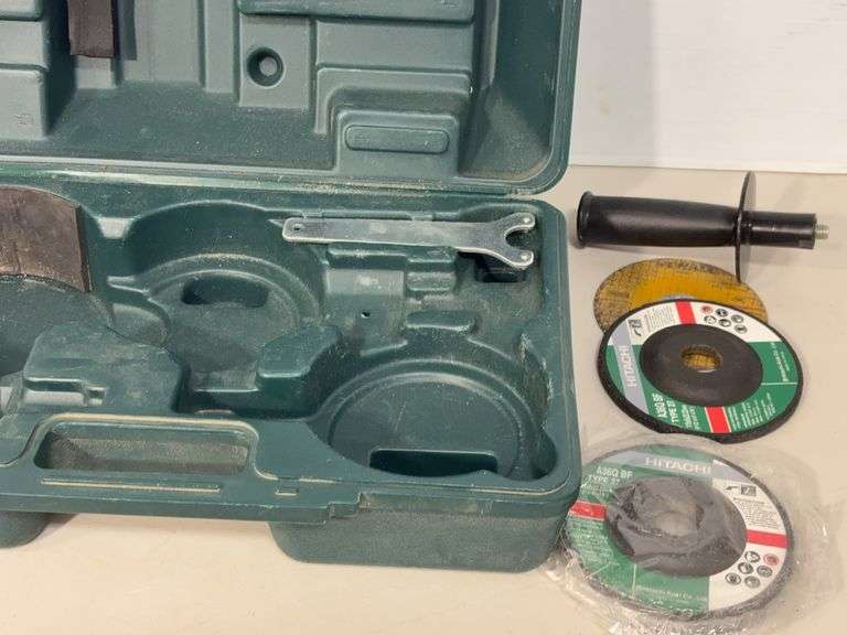 Hitachi G12SR3 electric disc grinder w/ case