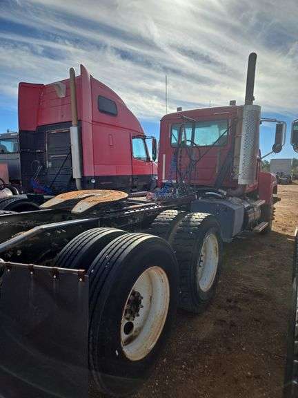 2008 Mack CHU613 showing 30,854 mi, 8,034 hrs - doesn't run