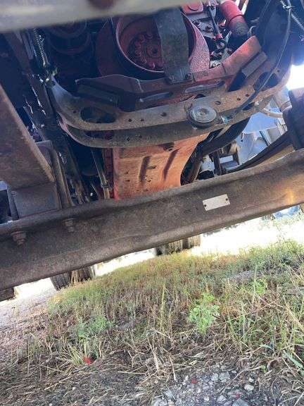 2015 International 9900 showing 218,605 mi, 6,078 hrs- runs