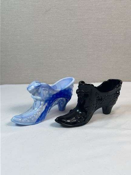 Fenton Glass Decorative Shoes – Blue Slag & Black Rose Pair