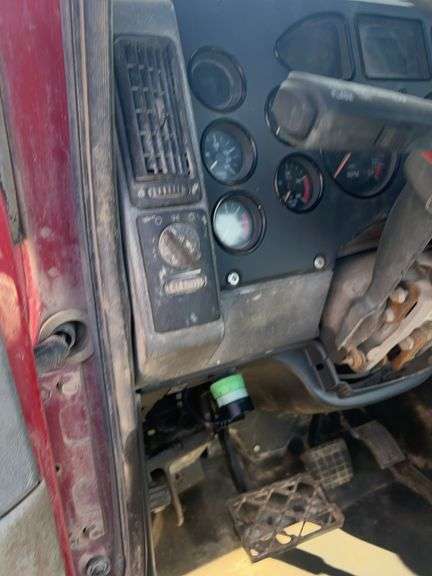 2008 Mack CHU613 showing 63,696 mi, 14,524 hrs - doesn't run