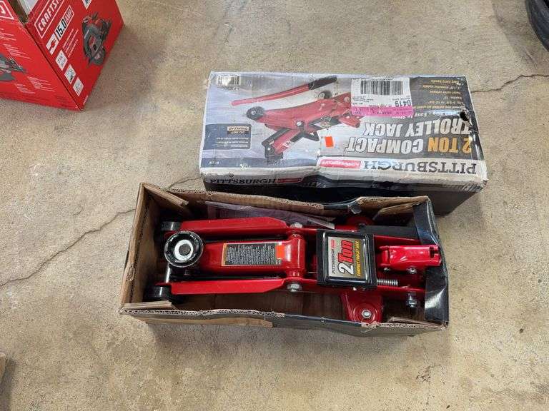 Pittsburgh 2-ton Floor Jack