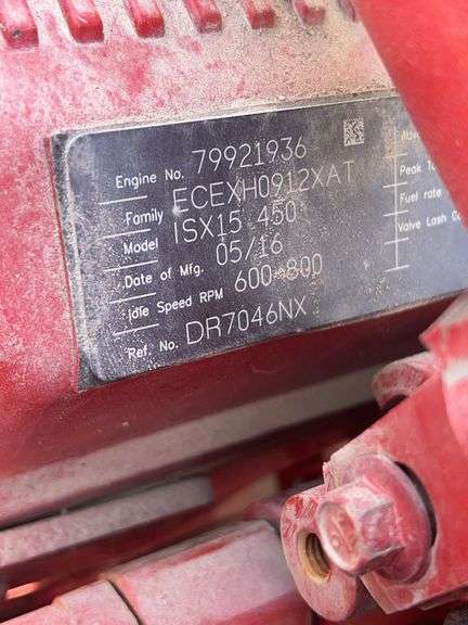 2015 Peterbilt 579 showing 370,184 mi, 14,618 hrs - runs