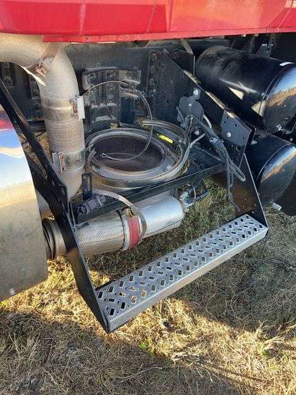 2013 Mack CHU613 showing 11,159 mi, 3,727 hrs- runs