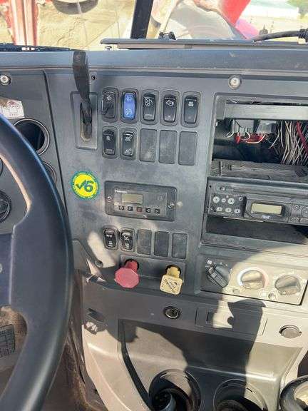 2008 Mack CHU613 52,535 mi, 8,497 hrs- runs