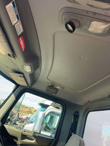 2019 Peterbilt PB348 showing 18,201 mi, 5,443 hrs - runs