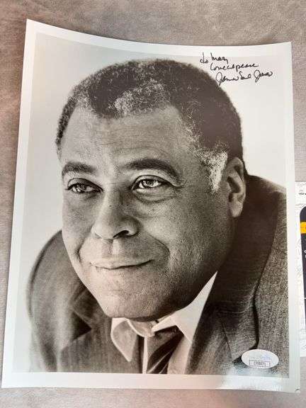 James Earl Jones Signed Black and White Photo - JSA