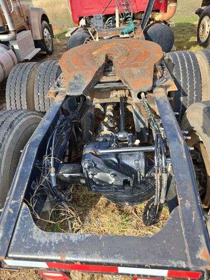 2008 Mack CHU613 showing 61,140 mi, 9,011 hrs- runs