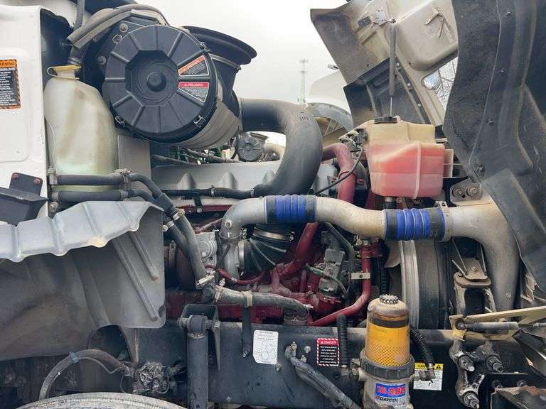 2013 Mack CXU613 showing 359,326 mi, 8,691 hrs - runs