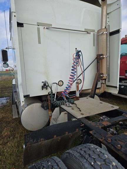 2007 Mack CXN613 565,498 mi, 10,366 hrs- doesn't run