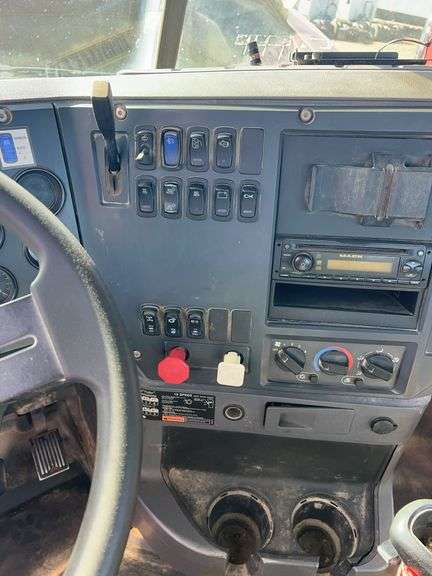 2012 Mack CHU613 showing 43,299 mi, 12,171 hrs - runs