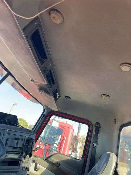 2008 Mack CHU613 showing 55,705 mi, 14,199 hrs- runs