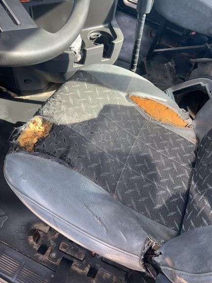 2012 Mack CXU613 showing 223,803 mi, 9,120 hrs - runs