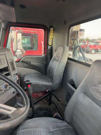 2008 Mack CHU613 showing 54,769 mi, 6,209 hrs- doesn't run