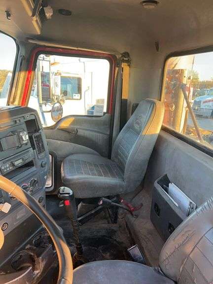 2008 Mack CHU613 showing 41,085, hrs unknown- runs