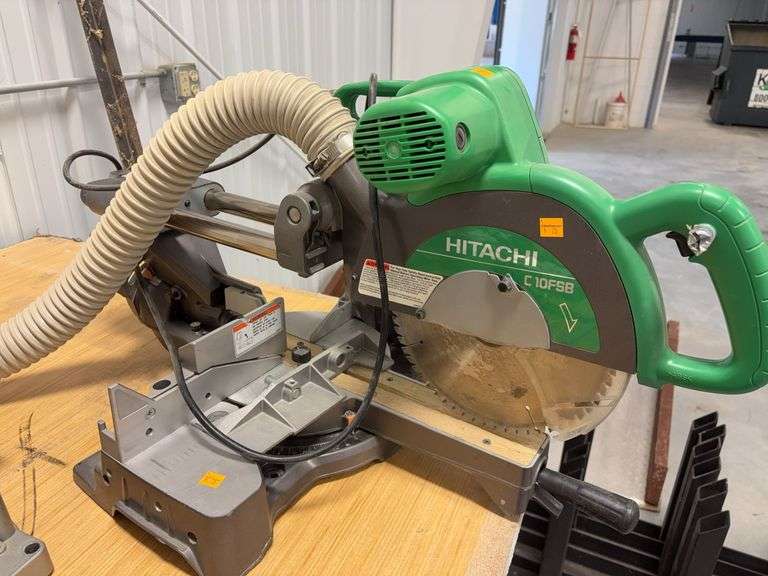 Hitachi C10FSB 10 in. Slide compound miter saw - safety start button needs repaired - works