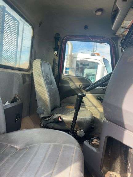 2011 Mack CHU613 showing 38,136 mi, hrs unknown- doesn't run