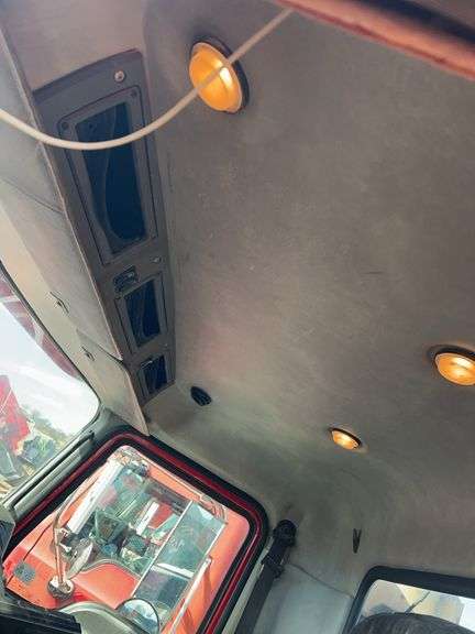 2008 Mack CHU613 showing 52,438 mi, 10,237 hrs - runs