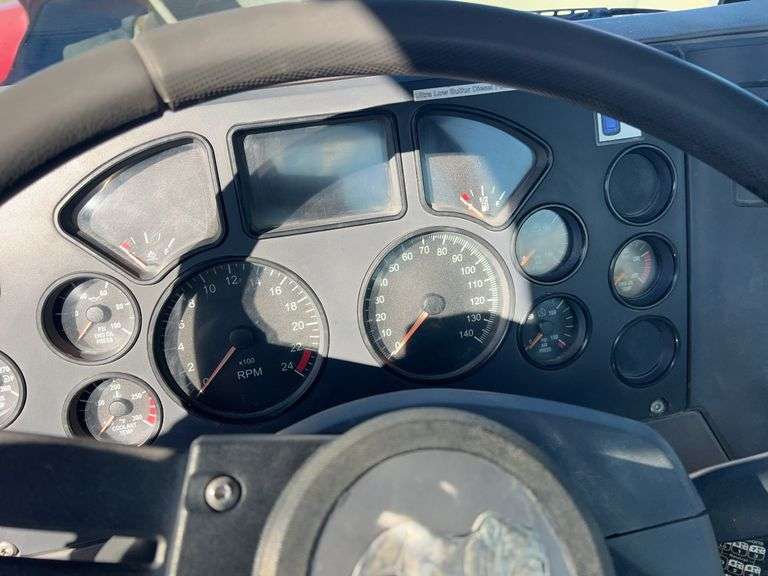 2012 Mack CHU613 showing 33,805 mi, 13,042 hrs -