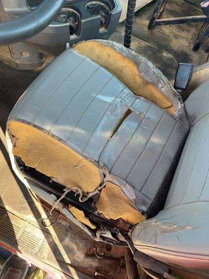 2011 Mack CHU613 showing 39,348 mi, 16,109 hrs- runs