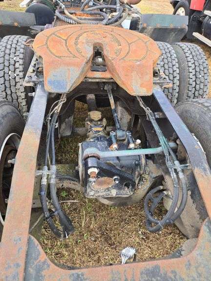 2008 Mack CHU613 showing 42,924 mi, 9,374 hrs- runs