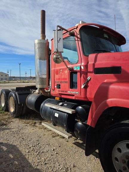 2008 Mack CHU613 showing 63,099 mi, 1,155 hrs- runs