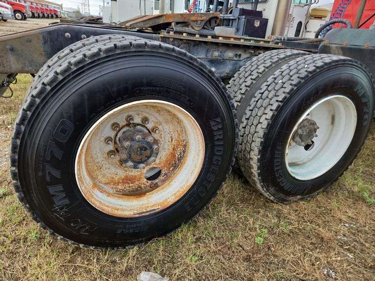 2008 Mack CHU613 showing 42,924 mi, 9,374 hrs- runs