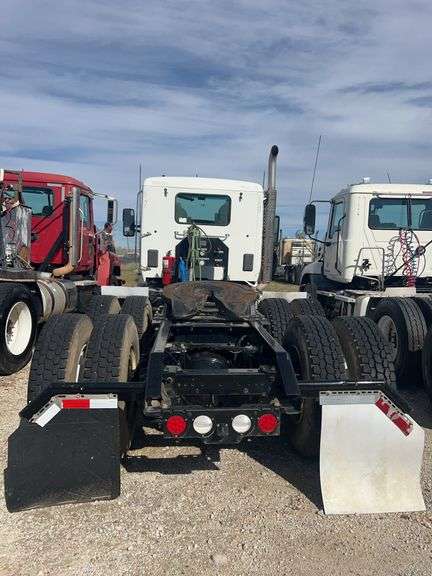 2018 Kenworth T880 showing 26,719 mi, hrs unknown - doesn't run