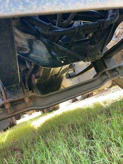 2007 Mack CHN613 showing 55,977 mi, 15,504 hrs- doesn't run